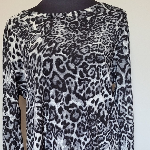 TRÏBE Cotton Blend Black & White Long Sleeve Leopard Print Top Size XL NWT - Picture 3 of 5